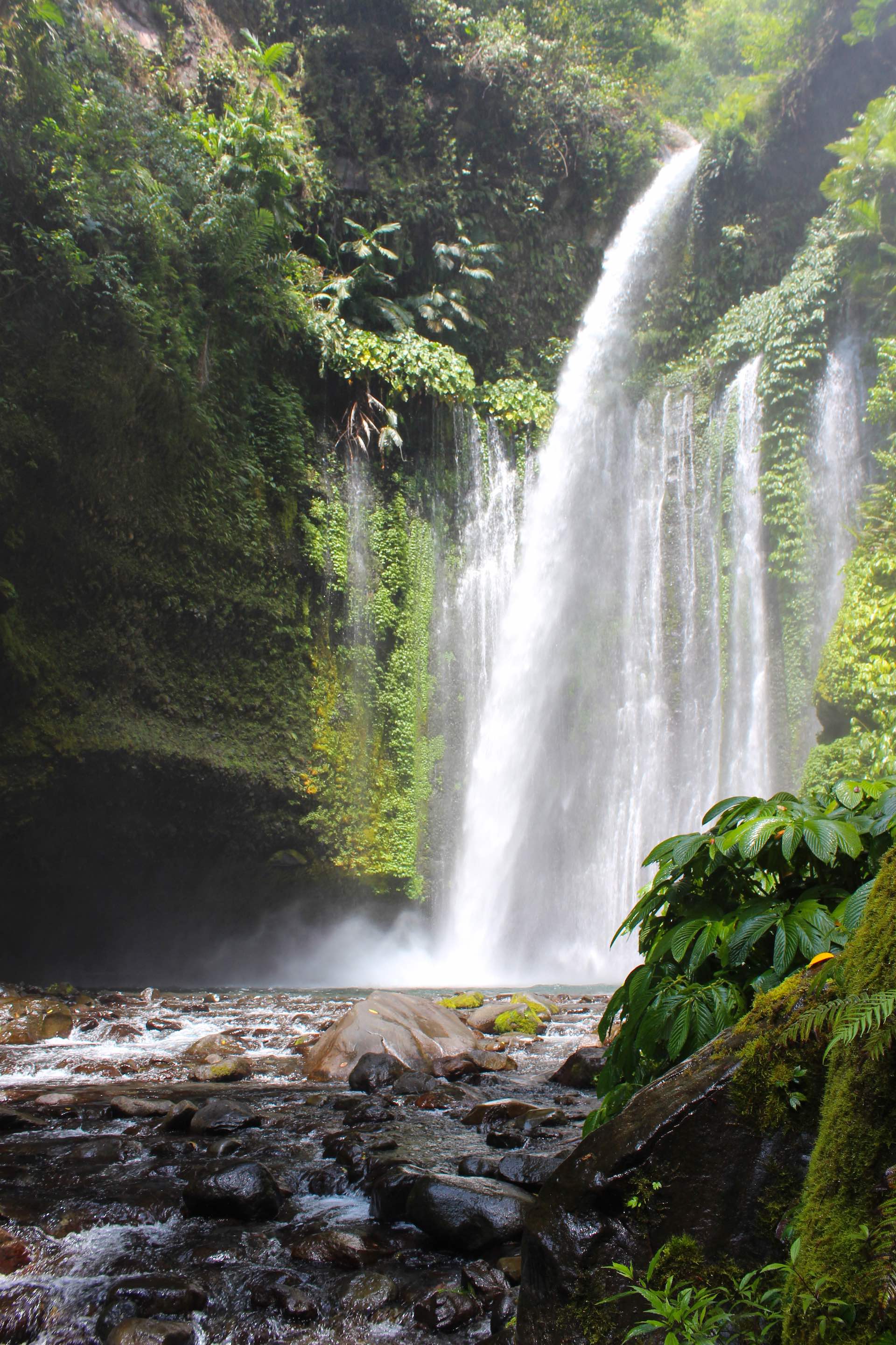 Wasserfall beim Mount Rinjani Lombok Indonesien